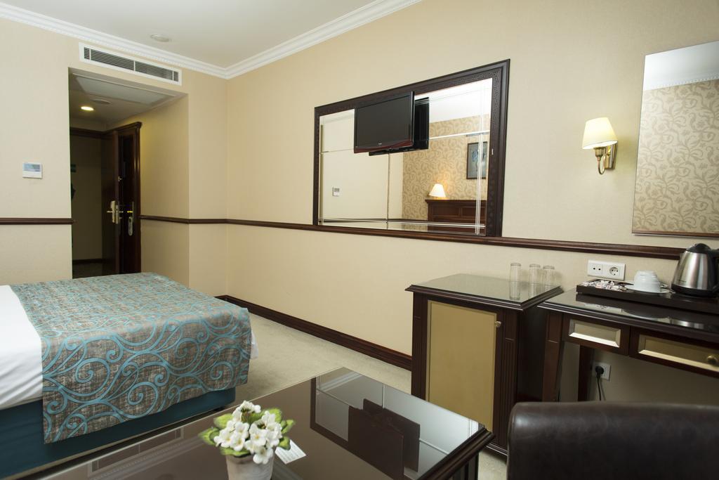 Topkapi Inter Istanbul Hotel Exterior photo